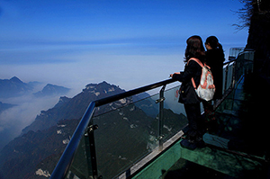 Glasplattform auf Tianmen Mountain